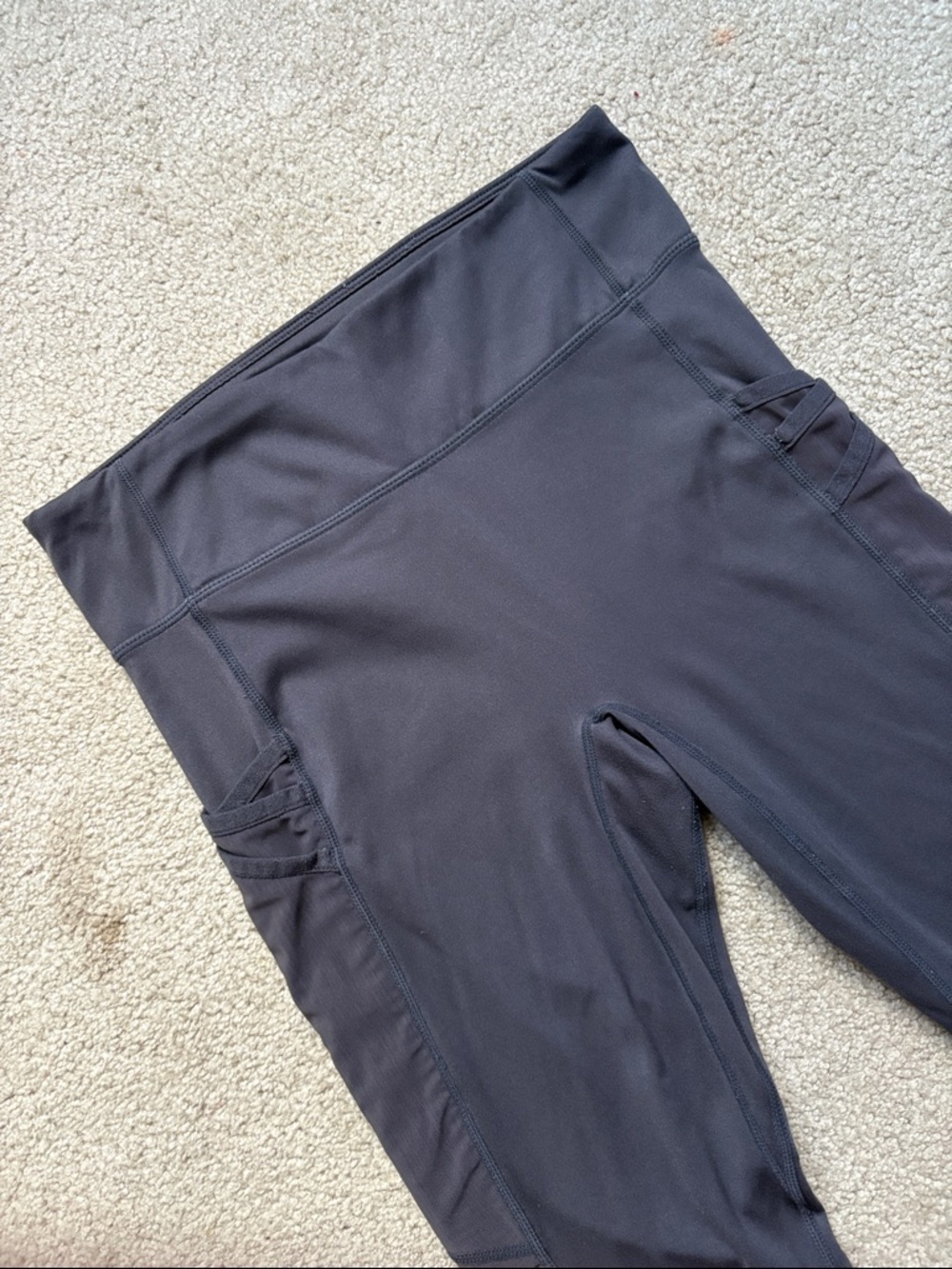 Fabletics 7/8 Length Dark Gray High-Waist Athletic Leggings with Side Pocket